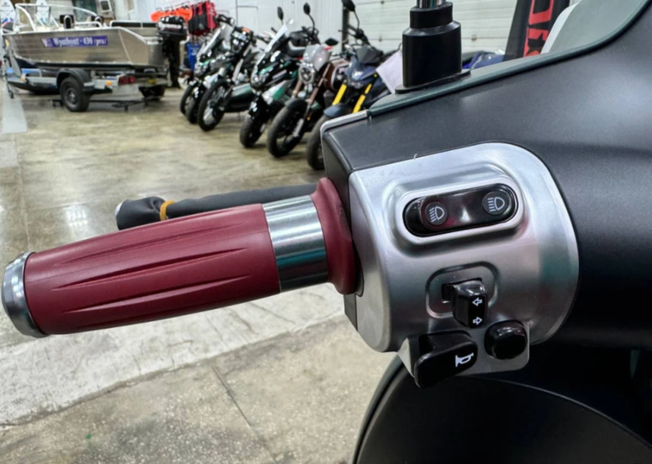 Скутер PROMAX Miami 240 (49) в Волгодонске