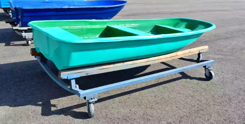 Стеклопластиковая лодка Старт (тримаран) в Волгодонске