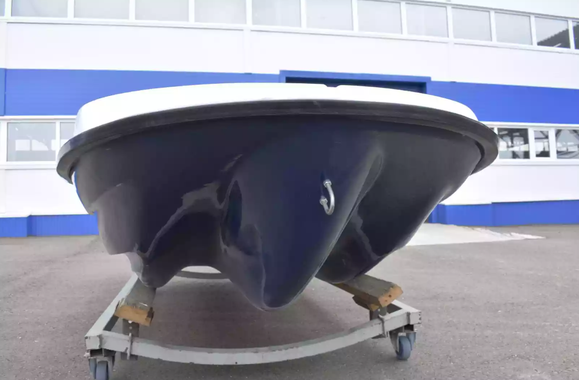 Стеклопластиковая лодка Пингвин New (тримаран) в Волгодонске