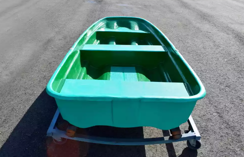 Стеклопластиковая лодка Старт (тримаран) в Волгодонске