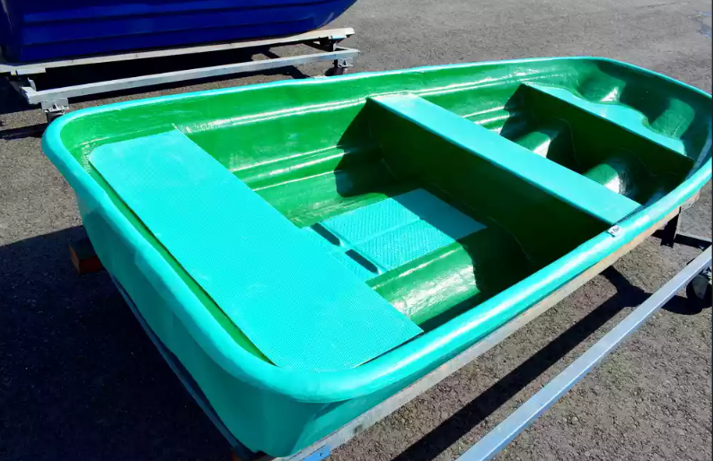 Стеклопластиковая лодка Старт (тримаран) в Волгодонске