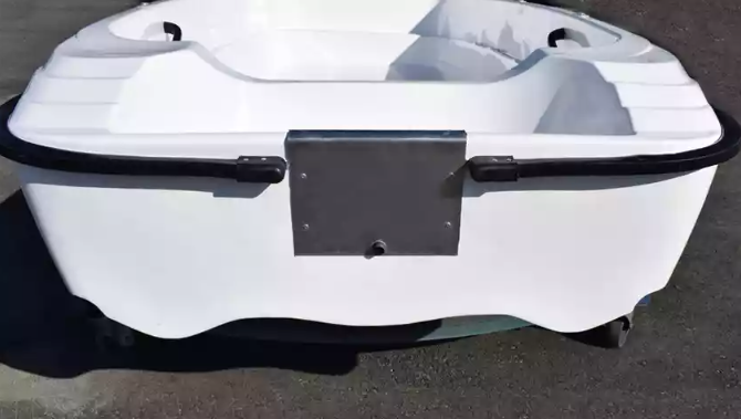 Стеклопластиковая лодка Пингвин (тримаран) в Волгодонске