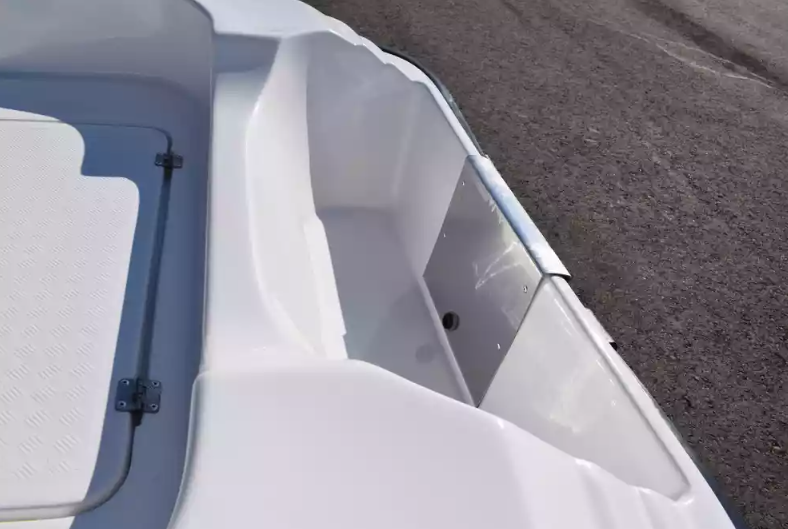 Стеклопластиковая лодка Пингвин (тримаран) в Волгодонске