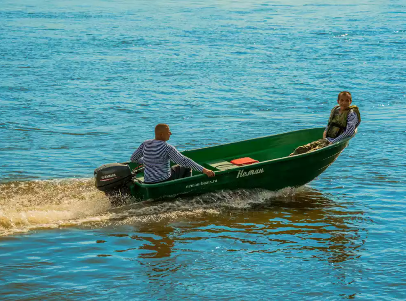 Стеклопластиковая лодка Neman-340 (тримаран) в Волгодонске