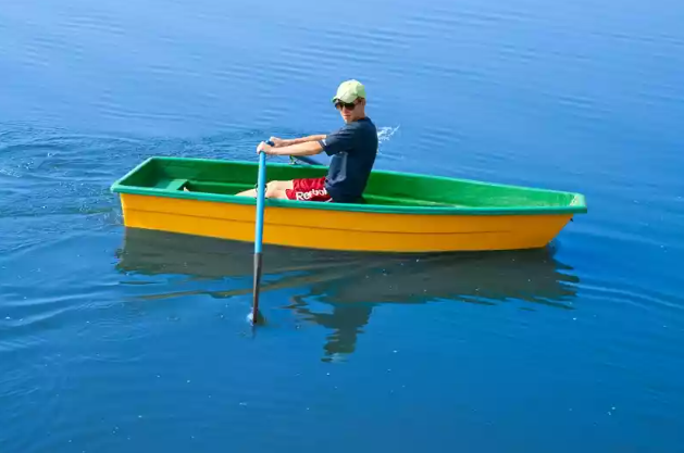 Стеклопластиковая лодка Малютка в Волгодонске