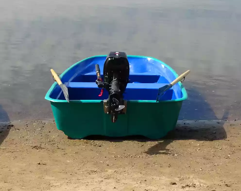 Стеклопластиковая лодка Старт (тримаран) в Волгодонске