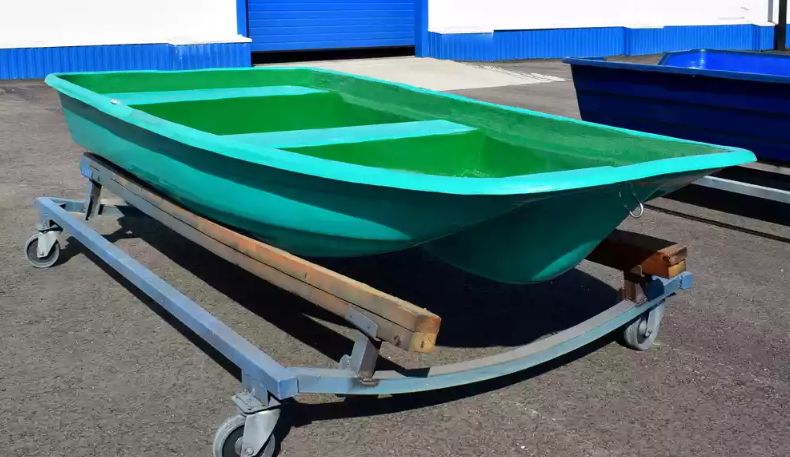 Стеклопластиковая лодка Старт (тримаран) в Волгодонске