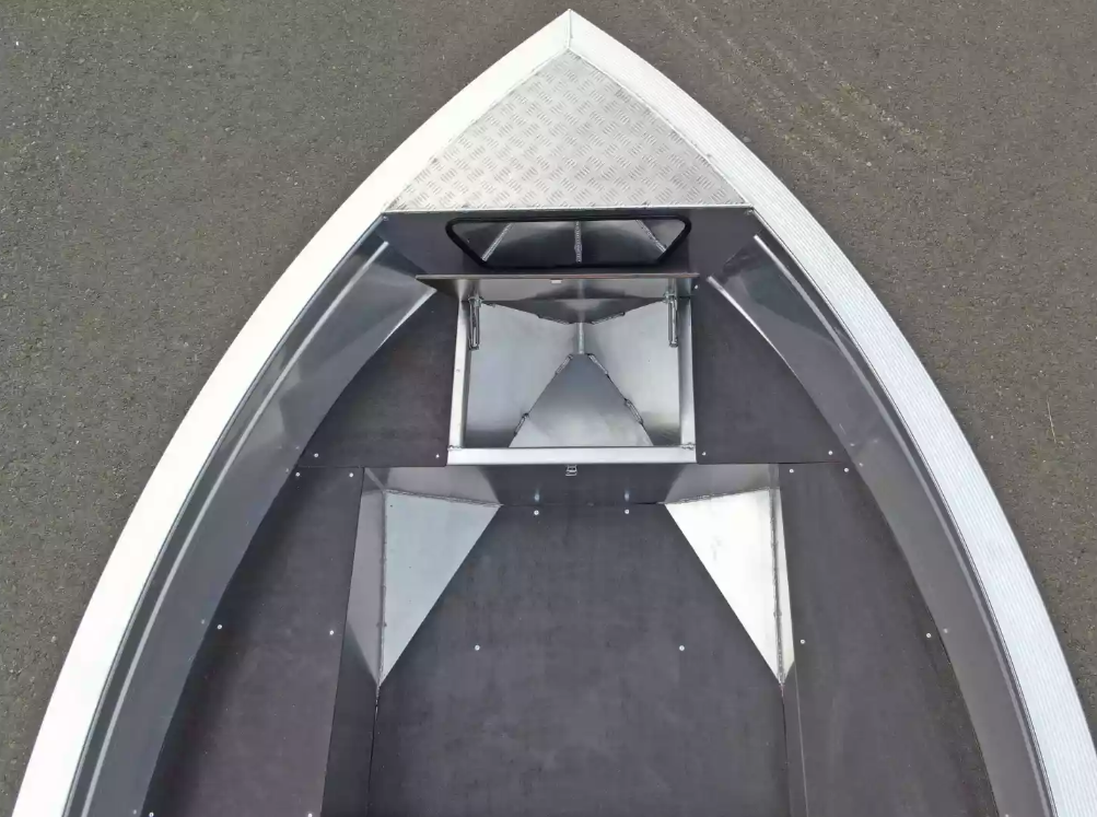 Алюминиевая лодка  Неман-420 в Волгодонске