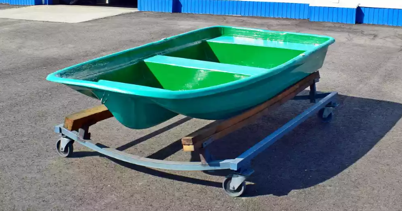 Стеклопластиковая лодка Старт (тримаран) в Волгодонске