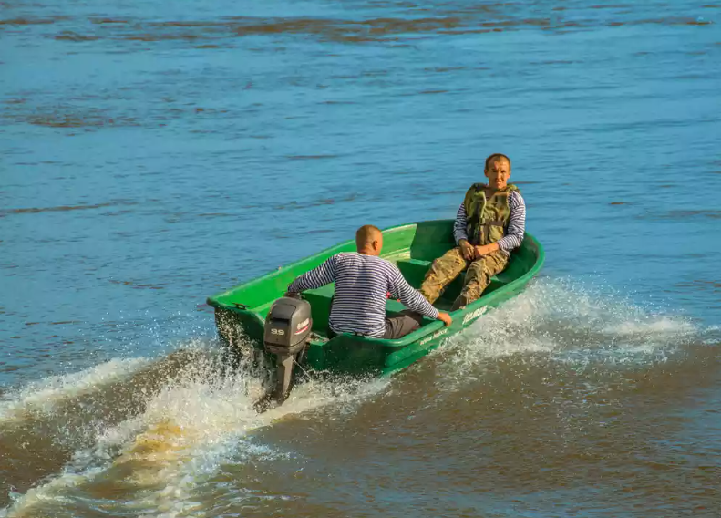 Стеклопластиковая лодка Neman-340 (тримаран) в Волгодонске