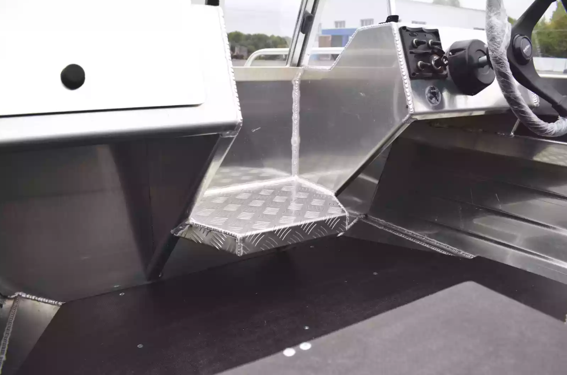 Алюминиевая лодка  Neman-400 PRO в Волгодонске