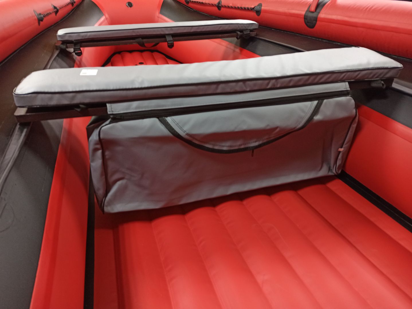 КОМПЛЕКТ МЯГКИХ НАКЛАДОК С СУМКОЙ ДЛЯ ЛОДОК 90Х20 СЕРЫЙ в Волгодонске