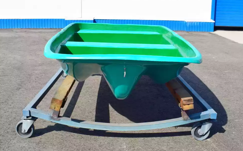 Стеклопластиковая лодка Старт (тримаран) в Волгодонске