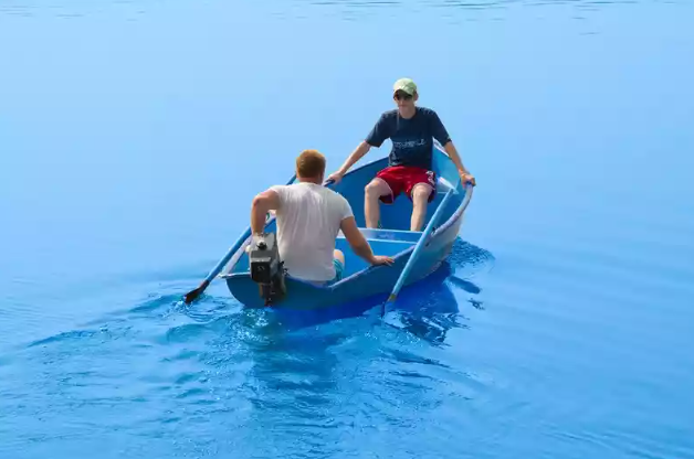 Стеклопластиковая лодка Омуль в Волгодонске