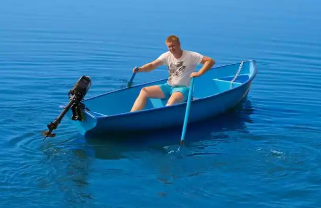 Стеклопластиковая лодка Омуль в Волгодонске