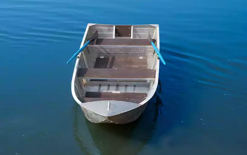 Алюминиевая лодка Вятка-Профи 37 в Волгодонске