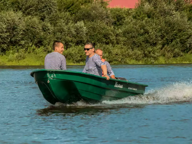 Стеклопластиковая лодка Neman-340 (тримаран) в Волгодонске