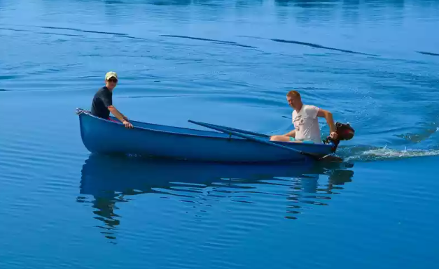 Стеклопластиковая лодка Омуль в Волгодонске