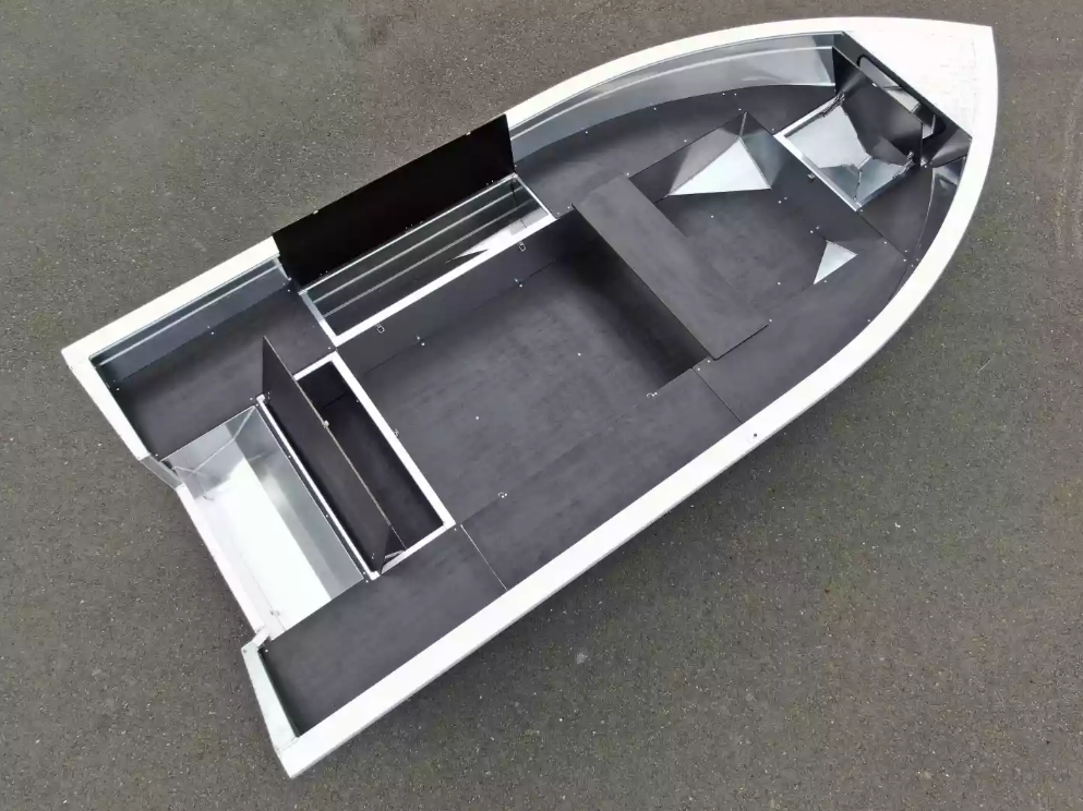 Алюминиевая лодка  Неман-420 в Волгодонске