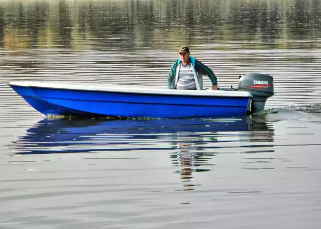 Стеклопластиковая лодка Wyatboat 430 тримаран в Волгодонске