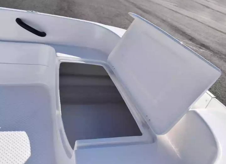 Стеклопластиковая лодка Пингвин (тримаран) в Волгодонске