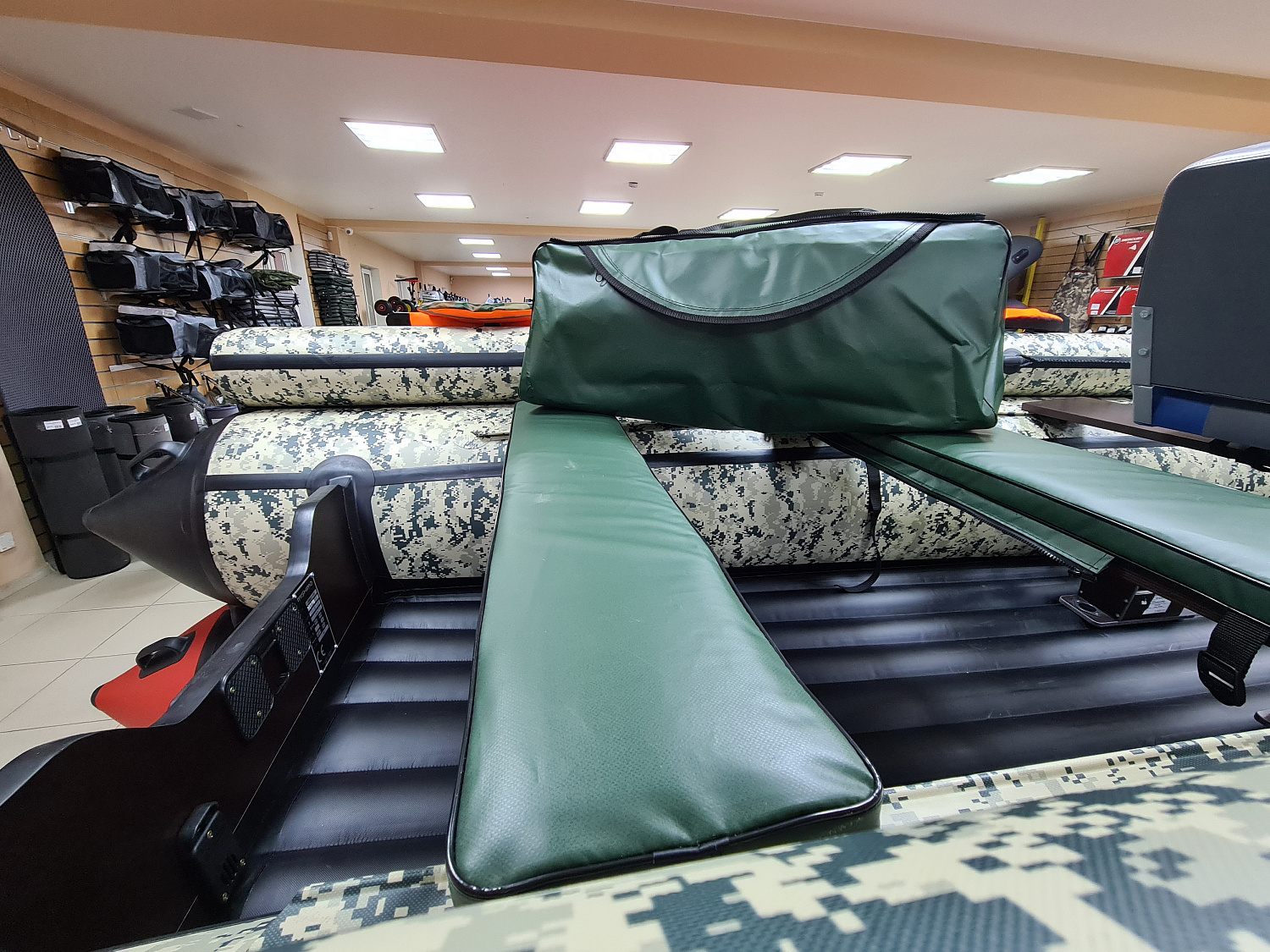 КОМПЛЕКТ МЯГКИХ НАКЛАДОК С СУМКОЙ ДЛЯ ЛОДОК 80Х20 ЗЕЛЕНЫЙ в Волгодонске