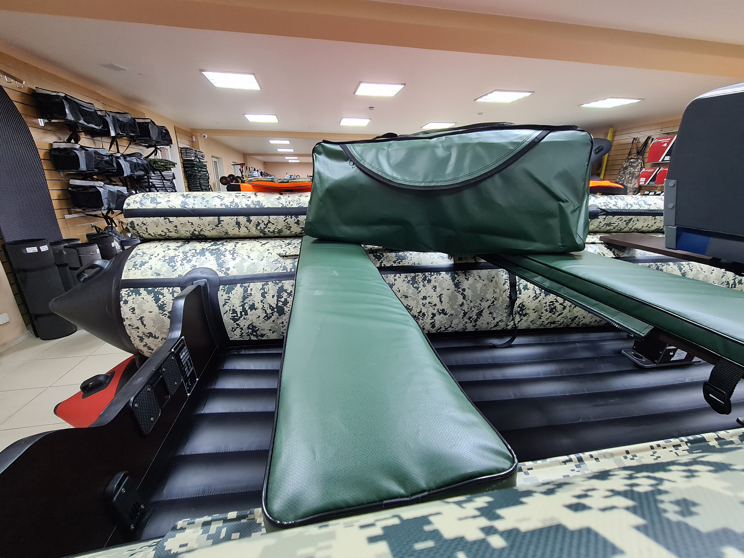 КОМПЛЕКТ МЯГКИХ НАКЛАДОК С СУМКОЙ ДЛЯ ЛОДОК 80Х20 ЗЕЛЕНЫЙ в Волгодонске